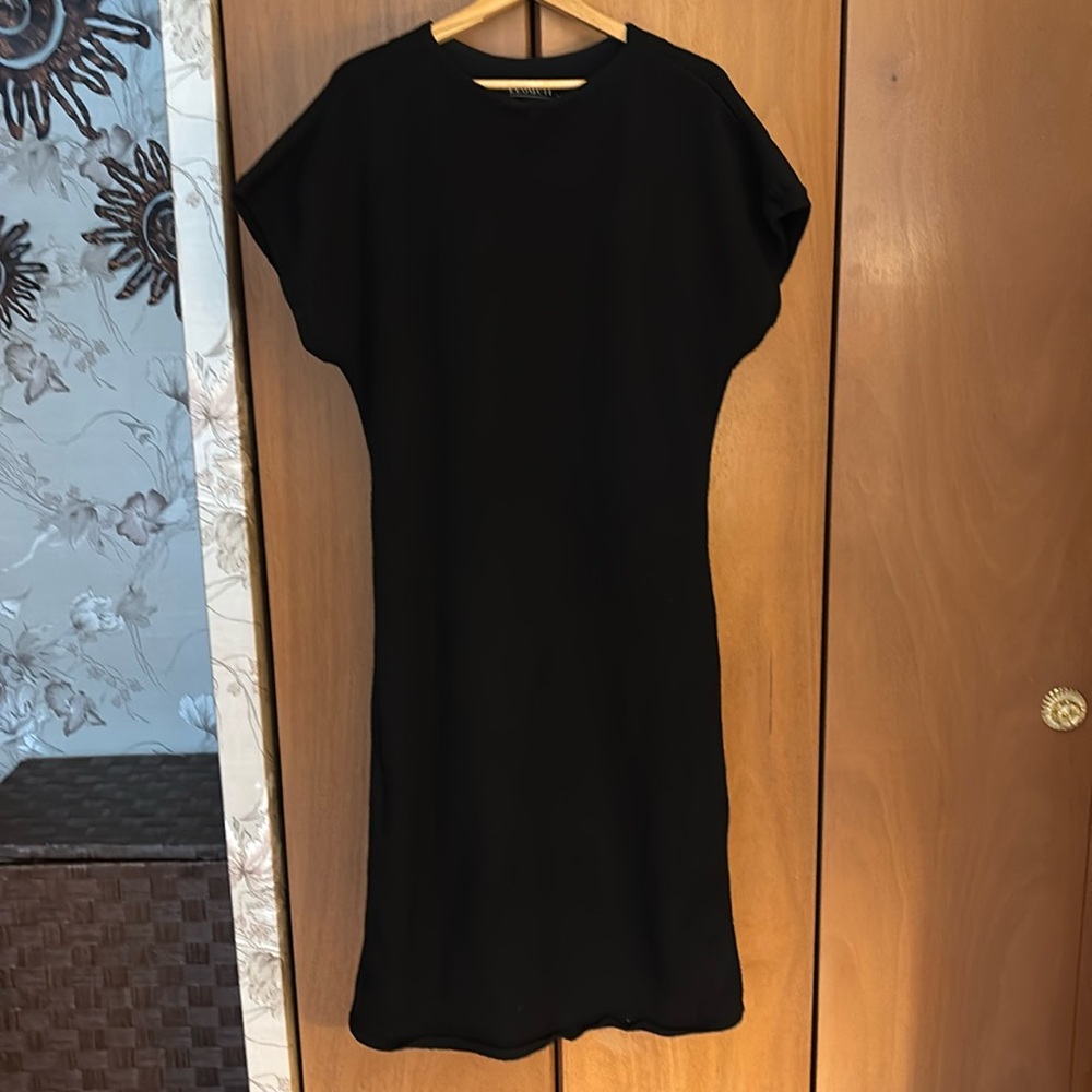 Cap sleeve, below knee sweater dress size 14/16.